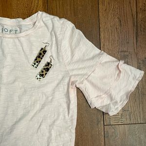 LOFT vintage soft women’s tshirt with ruffle sleeves light pink XXSP